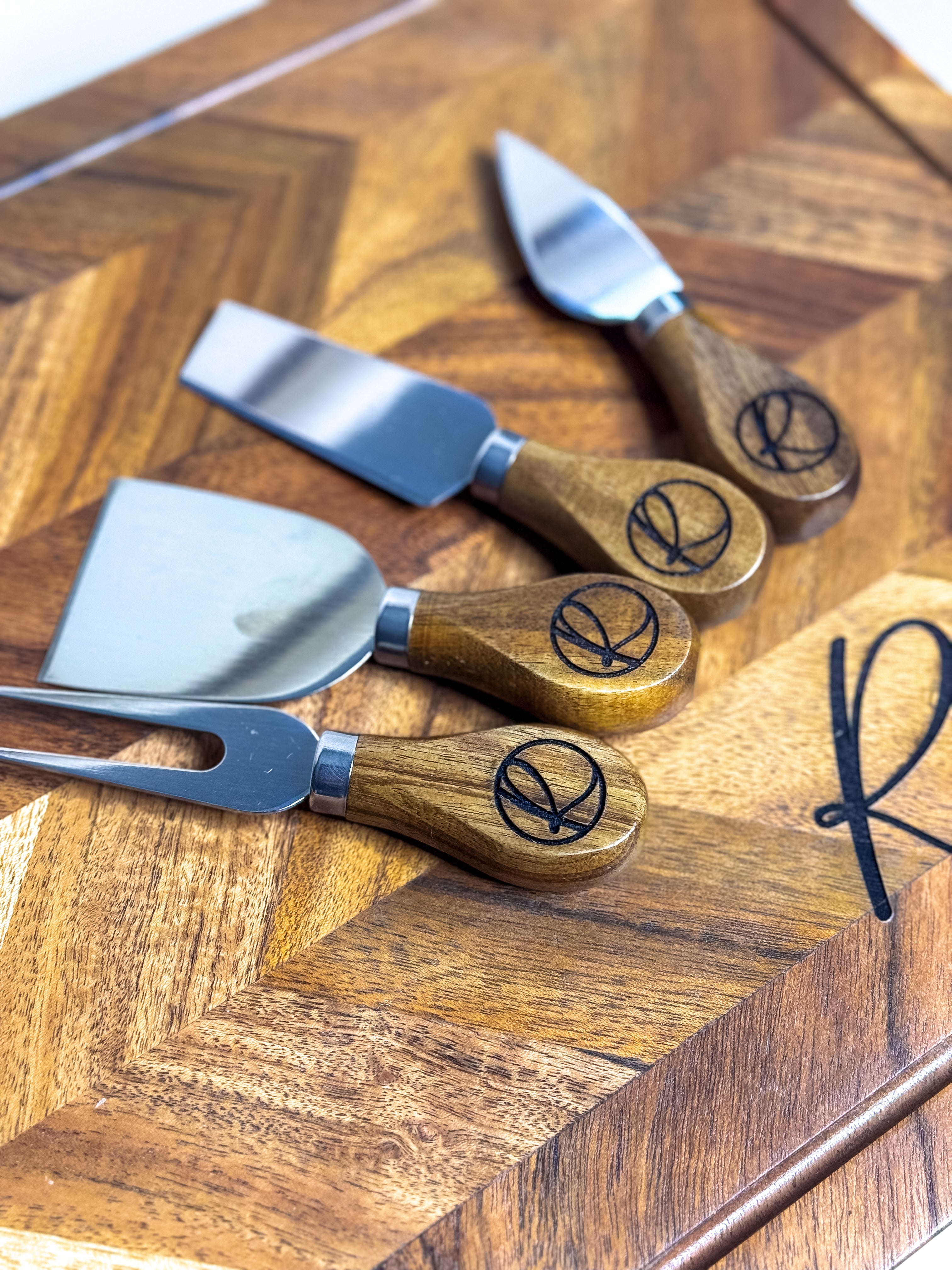 Custom Engraved Acacia Cheese Knife Set | Personalized Cheese Knives | Wedding, Housewarming & Gift Set